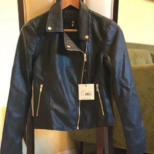 Super adorable band new with tag leather jacket